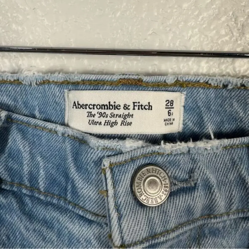 Abercrombie & Fitch Womens The 90s Straight Ultra‎ High Rise Jeans 28 / 6 R